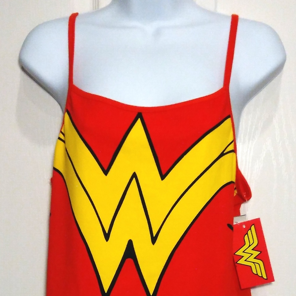 NWT - OFFICIAL LICENSED WONDER WOMAN HALTER TOP
